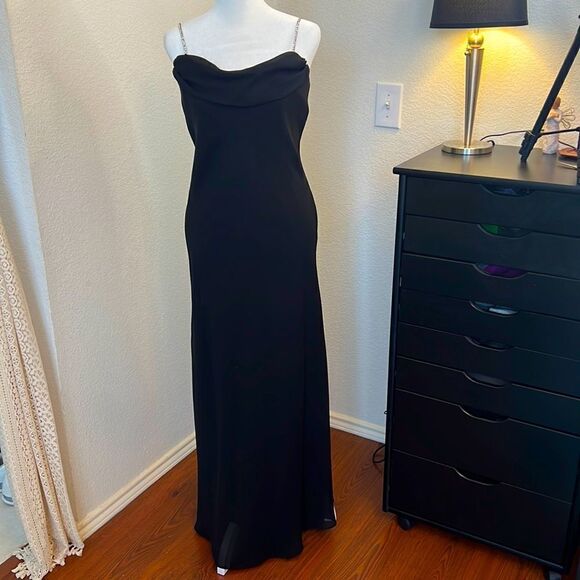 Dave & Johnny Dresses & Skirts - Dave & Johnny Black Dress with Delicate Straps